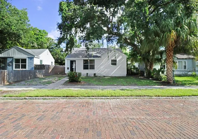 Photo 1 of Single family home for sale at 711 16th Avenue S, Saint Petersburg, FL 33701 | MLS# TB8539473 | Listing updated on 2026-10-29