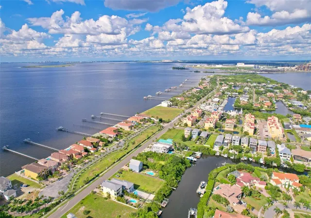2nd image of 6407 Marbella Blvd, Apollo Beach, FL 33572 | MLS# TB8539482