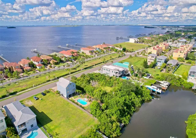 6th image of 6407 Marbella Blvd, Apollo Beach, FL 33572 | MLS# TB8539482