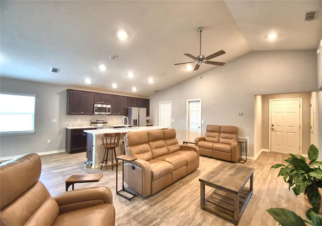 Photo 4 of Single family home for sale at 1390 Mezzavalle Way, Auburndale, FL 33823 | MLS# L4964342 | Listing updated on 2026-09-12