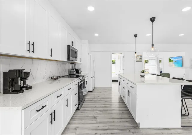 4th image of 3856 Monica Pkwy, Sarasota, FL 34235 | MLS# A4703159