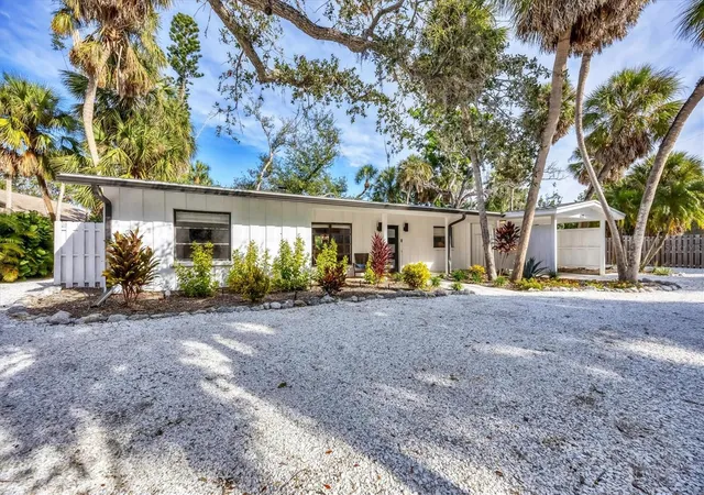 Photo 3 of Single family home for sale at 445 Reid St, Sarasota, FL 34242 | MLS# A4703164 | Listing updated on 2026-09-01