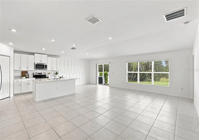 Photo 4 of Single family home for sale at 2803 Red Egret Dr, Bartow, FL 33830 | MLS# TB8539510 | Listing updated on 2026-09-24
