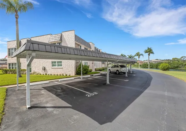 4th image of 209 Fernwood Cir, SEMINOLE, FL 33777