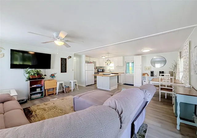 3rd image of 8207 Archie St, Englewood, FL 34224 | MLS# S5155759
