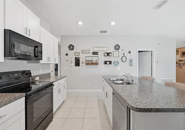 Photo 3 of Single family home for sale at 39745 Harvest Creek Ln, Zephyrhills, FL 33540 | MLS# TB8539521 | Listing updated on 2026-08-29