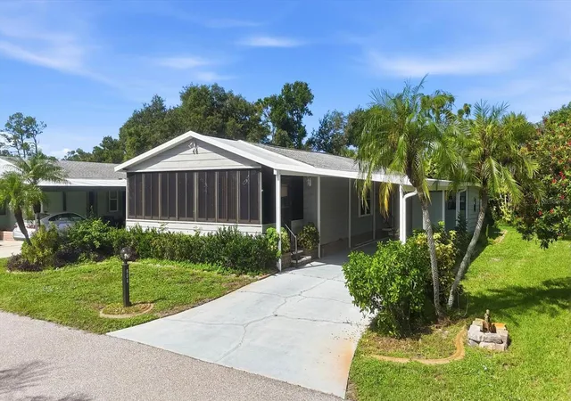2nd image of 806 Newbury Ct, Englewood, FL 34223 | MLS# D6148440