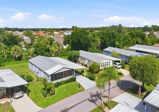 5th image of 806 Newbury Ct, Englewood, FL 34223 | MLS# D6148440