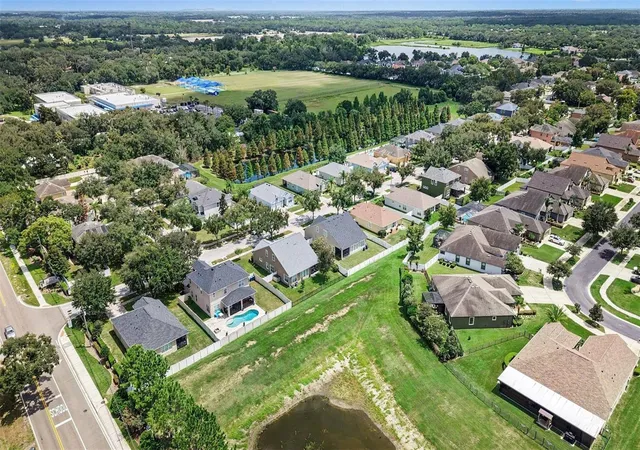 32nd image of 2605 Red Fern Dr, Dover, FL 33527 | MLS# A4703176