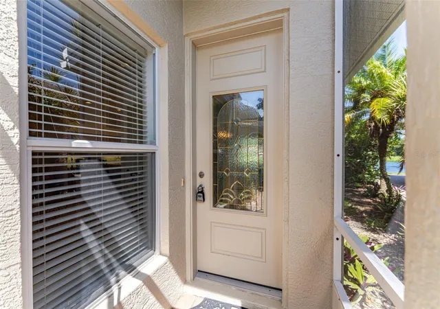 5th image of 1050 Yosemite Dr, Englewood, FL 34223 | MLS# D6148441