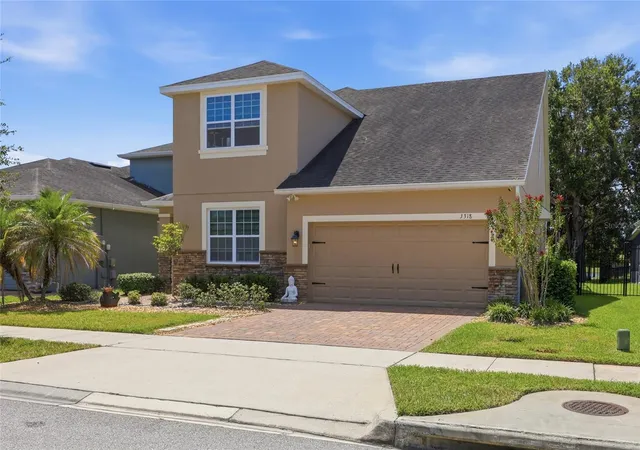 Photo 3 of Single family home for sale at 3318 Stratton Cir, Kissimmee, FL 34744 | MLS# S5155765 | Listing updated on 2026-08-24