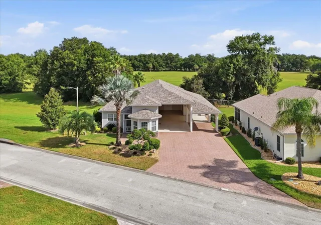 Photo 1 of Single family home for sale at 194 Laynewade Rd, Polk City, FL 33868 | MLS# L4964345 | Listing updated on 2026-10-05