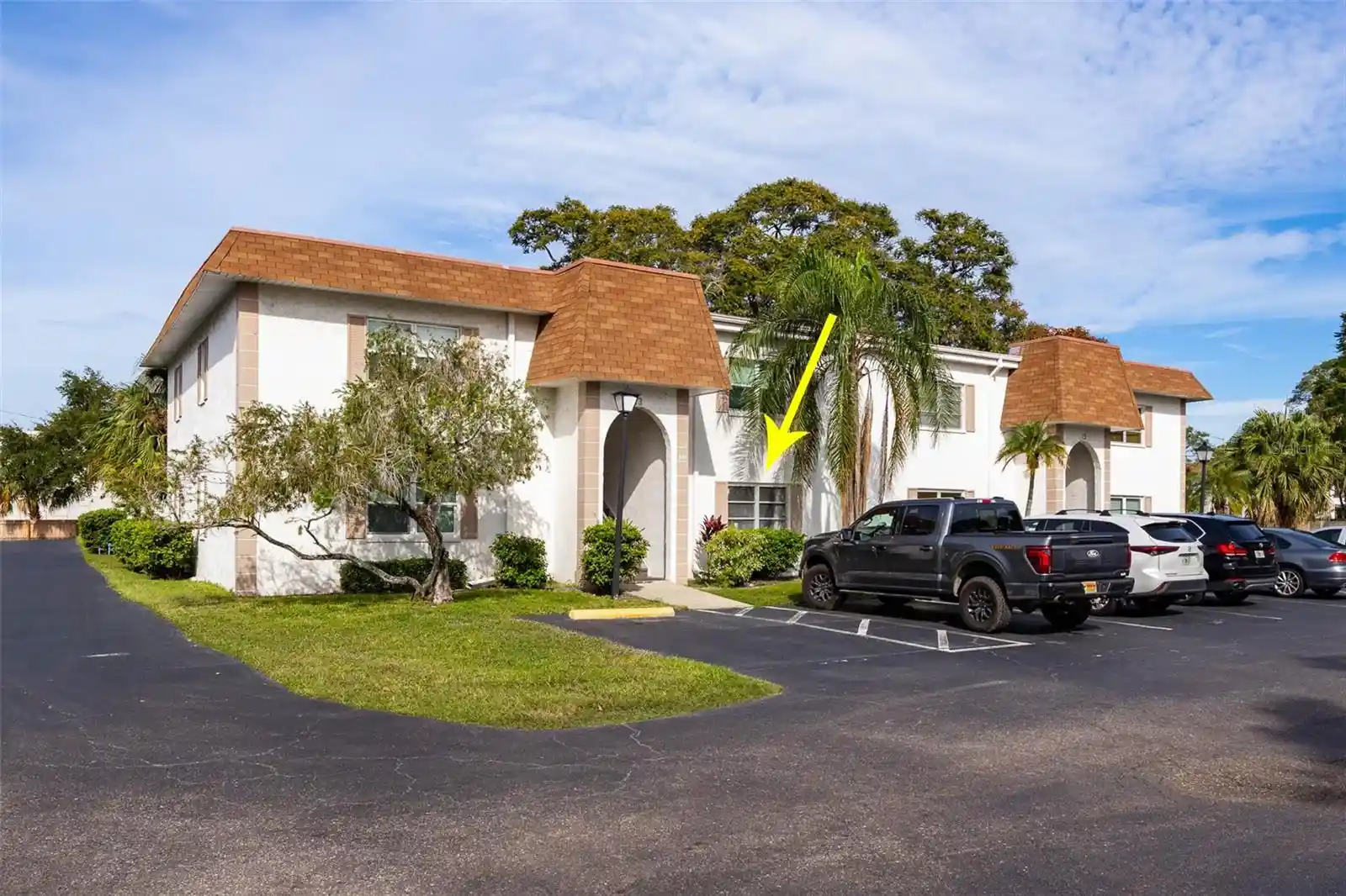 Listing Photo 2 - Condo for sale in 341 S Mcmullen Booth Rd located at 341 S Mcmullen Booth Rd, CLEARWATER, FL 33759 - Unit #147