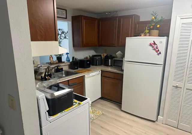 Photo 3 of Condo for sale at 3205 Sabal Palms Ct #B, Kissimmee, FL 34747 | MLS# O6434148 | Listing updated on 2026-09-15