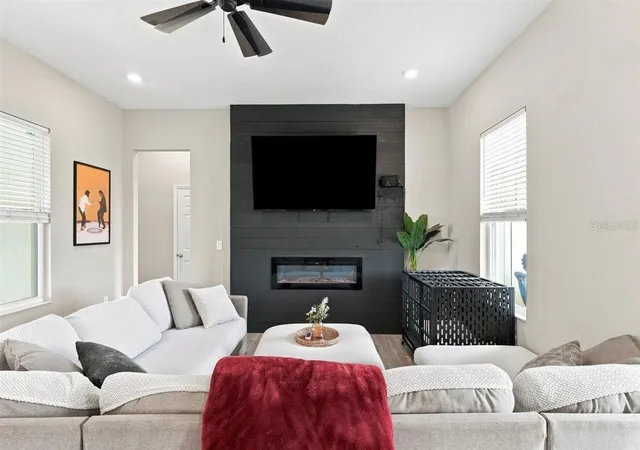 2nd image of 795 Crosstower Dr, Winter Haven, FL 33880 | MLS# L4964346