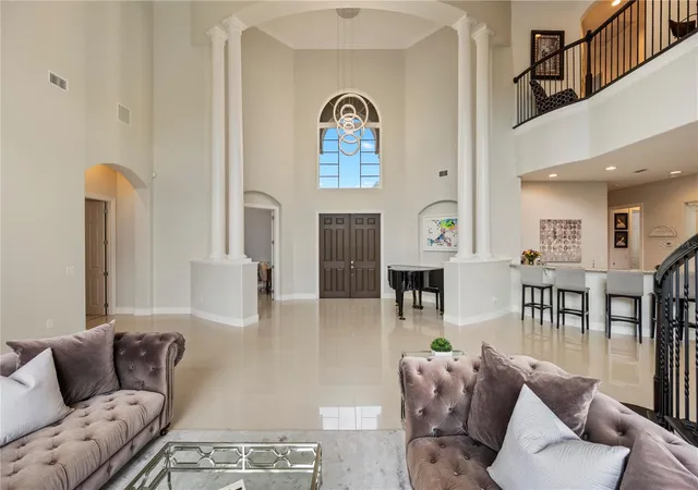 Photo 4 of Single family home for sale at 13101 Bellaria Cir, Windermere, FL 34786 | MLS# O6434168 | Listing updated on 2026-09-23