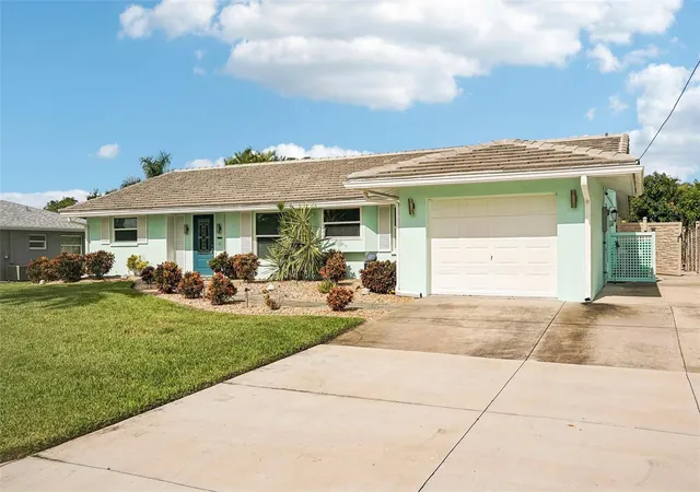 3rd image of 4390 Albacore Cir, Port Charlotte, FL 33948 | MLS# A4703186