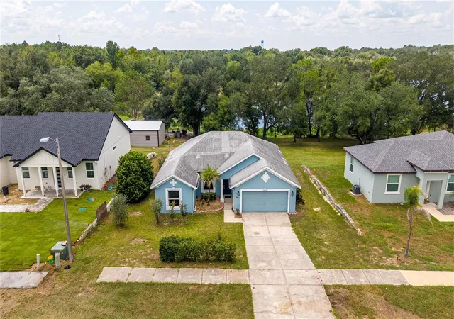 Photo 4 of Single family home for sale at 16023 Worthington, Mascotte, FL 34753 | MLS# O6434180 | Listing updated on 2026-10-08