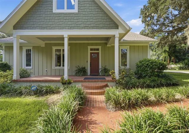 Photo 3 of Single family home for sale at 1905 Pine St, Valrico, FL 33594 | MLS# TB8539586 | Listing updated on 2026-09-05