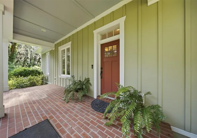 Photo 3 of Single family home for sale at 1905 Pine St, Valrico, FL 33594 | MLS# TB8539586 | Listing updated on 2026-10-01