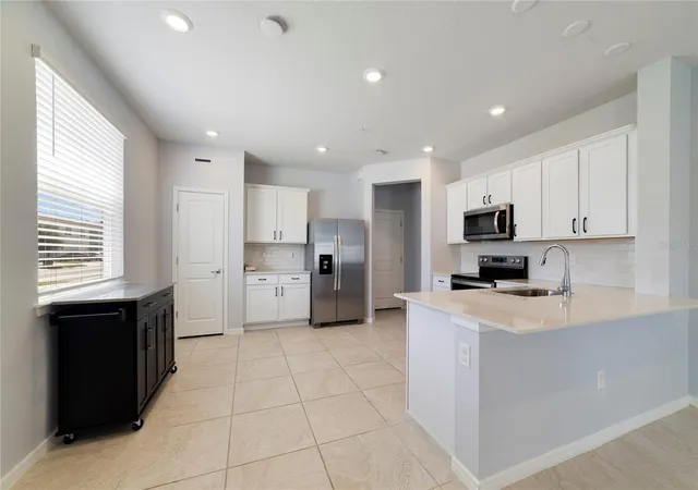 Photo 4 of Townhouse for sale at 2857 Clever Ln, Winter Park, FL 32792 | MLS# O6434185 | Listing updated on 2026-09-16