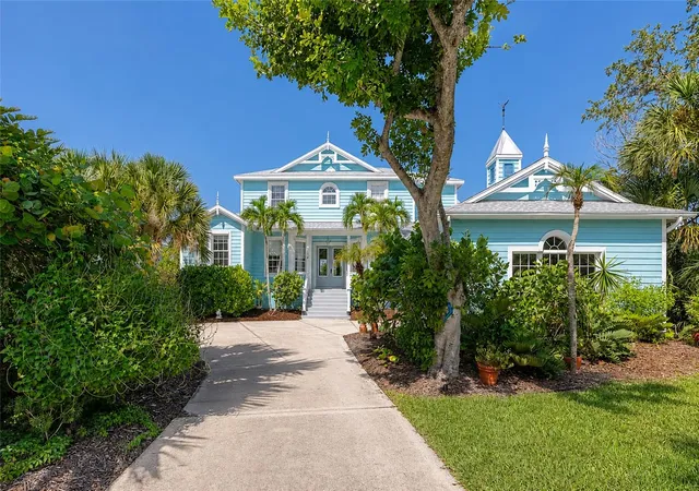 Photo 2 of Single family home for sale at 5334 Calle Florida, Sarasota, FL 34242 | MLS# A4703192 | Listing updated on 2026-10-21