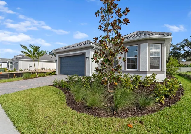 Photo 3 of Sale Pending at 6990 Minneola Ct, Nokomis, FL 34275 | MLS# TB8539592 | Listing updated on 2026-10-06