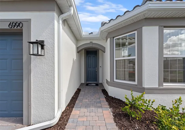 Photo 4 of Sale Pending at 6990 Minneola Ct, Nokomis, FL 34275 | MLS# TB8539592 | Listing updated on 2026-10-06