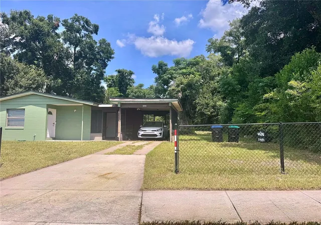 Photo 3 of Single family home for sale at 5601 Bryson Dr, Orlando, FL 32818 | MLS# O6434186 | Listing updated on 2026-10-06