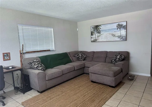 Photo 4 of Single family home for sale at 5601 Bryson Dr, Orlando, FL 32818 | MLS# O6434186 | Listing updated on 2026-10-06