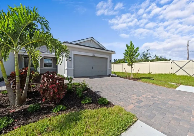 Photo 2 of Single family home for sale at 6855 Cali Ct, Nokomis, FL 34275 | MLS# TB8539603 | Listing updated on 2026-10-04
