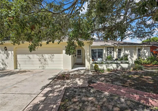 Photo 1 of Single family home for sale at 1185 Macfarlane Ave, Spring Hill, FL 34608 | MLS# W7888664 | Listing updated on 2026-08-26