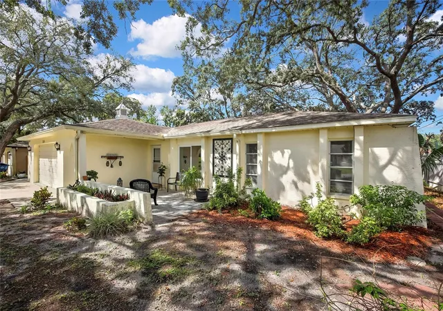 Photo 2 of Single family home for sale at 1185 Macfarlane Ave, Spring Hill, FL 34608 | MLS# W7888664 | Listing updated on 2026-08-26