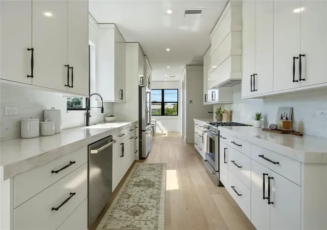 3rd image of 205 Bates Ave, INDIAN ROCKS BEACH, FL 33785
