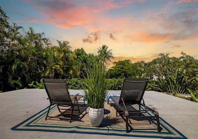 Photo 3 of Single family home for sale at 6343 Hollywood Blvd, Sarasota, FL 34231 | MLS# A4703203 | Listing updated on 2026-09-15