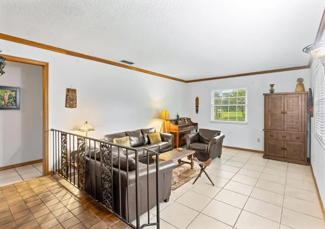 Photo 3 of Single family home for sale at 116 Beaufort Dr, Longwood, FL 32779 | MLS# O6434217 | Listing updated on 2026-10-07