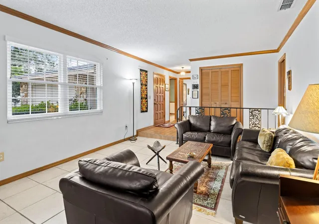Photo 4 of Single family home for sale at 116 Beaufort Dr, Longwood, FL 32779 | MLS# O6434217 | Listing updated on 2026-10-07