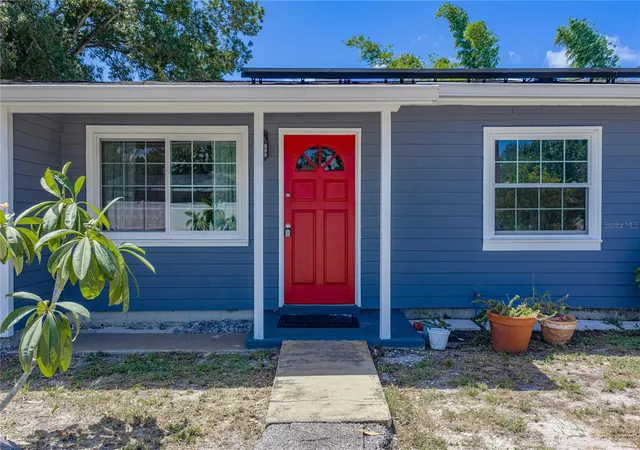 Photo 3 of Single family home for sale at 5326 6th Avenue S, Saint Petersburg, FL 33707 | MLS# TB8539623 | Listing updated on 2026-08-31