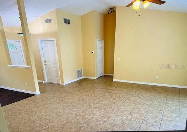 2nd image of 40107 Oakridge Dr, Lady Lake, FL 32159 | MLS# G5116564