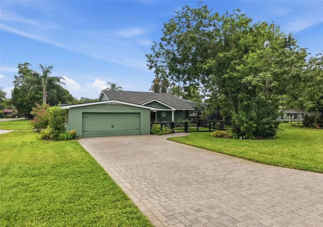 Photo 3 of Single family home for sale at 1216 S Pine Lake Dr, Tampa, FL 33612 | MLS# TB8539650 | Listing updated on 2026-09-30