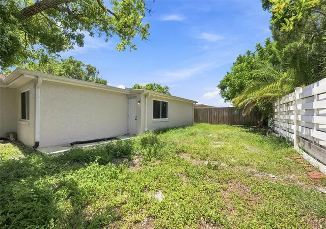 Photo 4 of Single family home for sale at 4025 Stratfield Dr, New Port Richey, FL 34652 | MLS# W7888673 | Listing updated on 2026-08-29