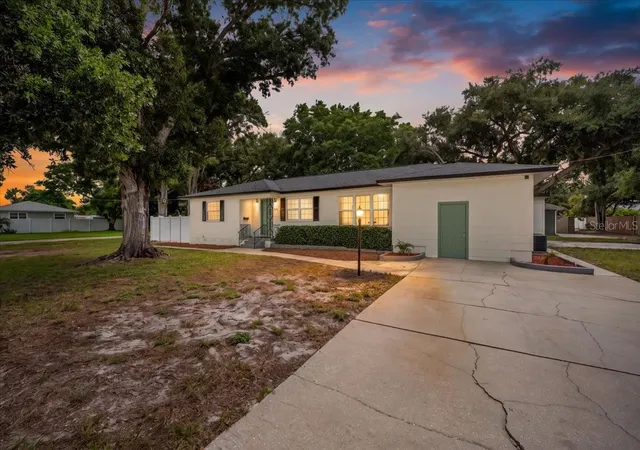 2nd image of 125 61st St N, Saint Petersburg, FL 33710 | MLS# TB8539677