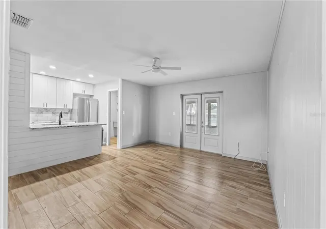 Photo 3 of Single family home for sale at 1930 High Glen Ct S, Lakeland, FL 33813 | MLS# L4964359 | Listing updated on 2026-10-07