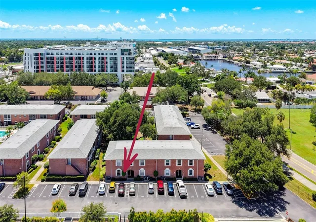 3rd image of 3574 41St Ave S, St Petersburg, FL 33711