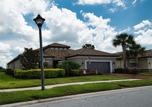 Photo 3 of Single family home for sale at 3456 Forsythia Dr, Odessa, FL 33556 | MLS# TB8539702 | Listing updated on 2026-10-07