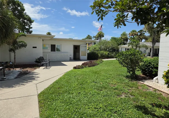 Photo 2 of Condo for sale at 1542 Leisure Dr #N22, Bradenton, FL 34207 | MLS# A4703246 | Listing updated on 2026-09-23