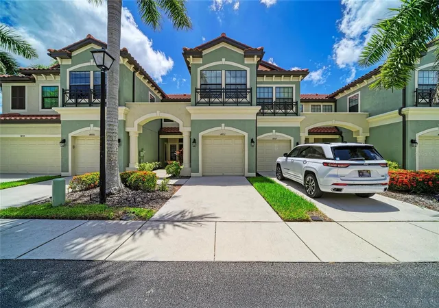1st image of 4991 Oarsman Ct, Sarasota, FL 34243 | MLS# A4703247