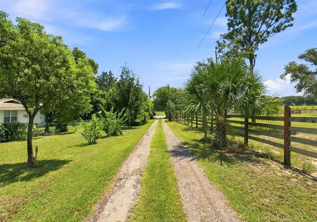 Photo 2 of Single family home for sale at 8279 Sunshine Grove Rd, Brooksville, FL 34613 | MLS# TB8539710 | Listing updated on 2026-09-01