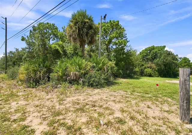 Photo 3 of Single family home for sale at 8279 Sunshine Grove Rd, Brooksville, FL 34613 | MLS# TB8539710 | Listing updated on 2026-09-01