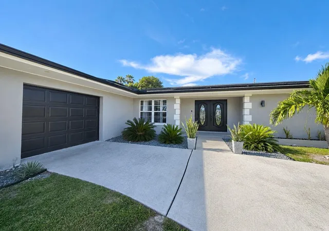 2nd image of 1419 Shelby Pkwy, Cape Coral, FL 33904 | MLS# C7529695